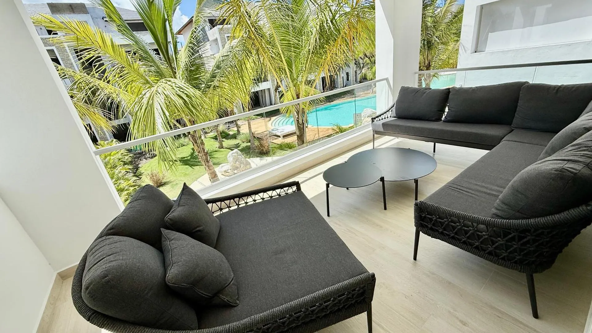 Tropical Escape With 3 Pools & Private Beach Club Aqua Esmeralda La Laguna